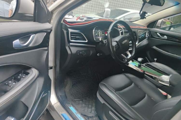 Used JETOUR X90 2019 1.5T Automatic Enjoyment Model 6 Seats Emission Standard China V Driver Seat