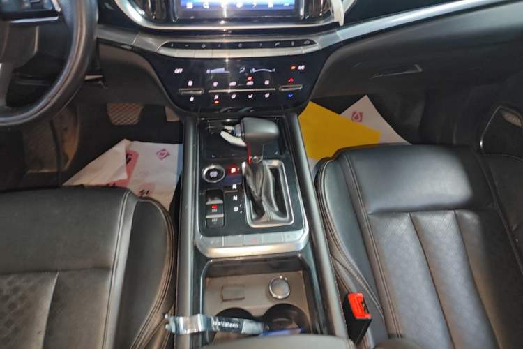 Used JETOUR X90 2019 1.6T DCT Zhaolü Edition 5 Seats China VI Standard Gear Lever