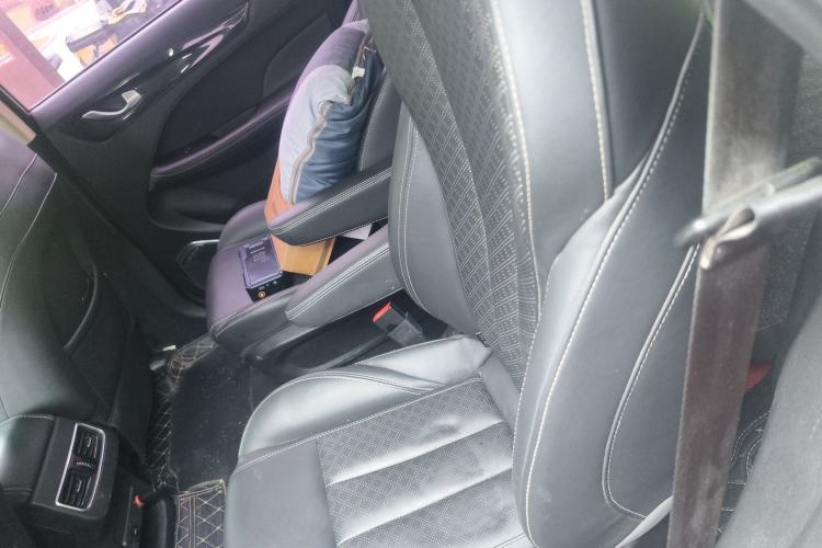 Used JETOUR X90 2019 1.5T Automatic Smart Enjoyment 6-Seater Emission Standard China V Left Rear Seat