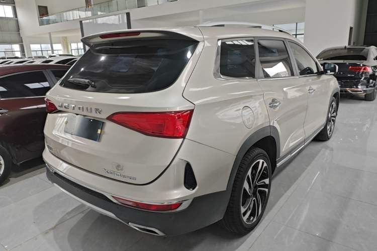 Used JETOUR X90 2019 1.6T DCT Zhaolü Edition 5 Seats China VI Standard Rear Right 45 Deg