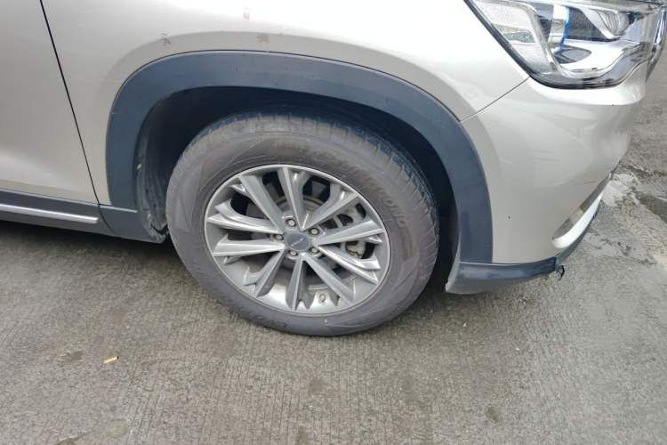 Used JETOUR X90 2019 1.5T Automatic Enjoyment Model 6 Seats Emission Standard China V Right Front Wheel Hub