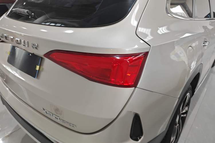 Used JETOUR X90 2019 1.6T DCT Zhaolü Edition 5 Seats China VI Standard Right Rear Taillight