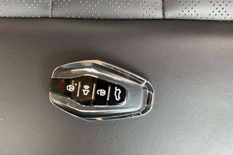 Used JETOUR X90 2019 1.6T DCT Luxury Touring Edition 7 Seats China VI Standard Vehicle Key