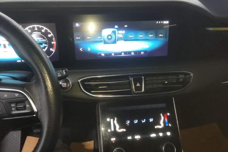 Used JETOUR X90 2020 1.5T Manual Shadow Fun Edition 5 Seats Audio And AC Panel