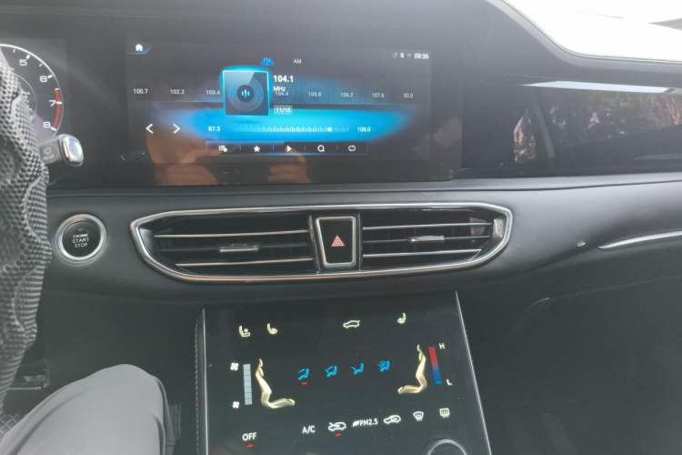 Used JETOUR X90 2020 1.5T Manual Shadow Fun Edition 6-Seater Audio And AC Panel
