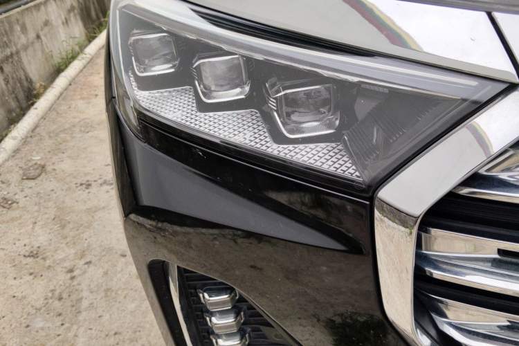 Used JETOUR X90 2020 1.6T DCT Shadow Edition 5 Seats Right Front Headlight