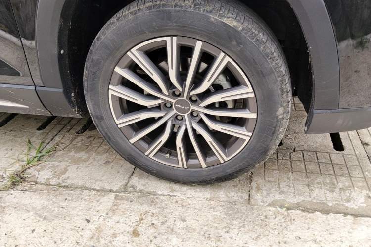Used JETOUR X90 2020 1.6T DCT Shadow Edition 5 Seats Right Front Wheel Hub