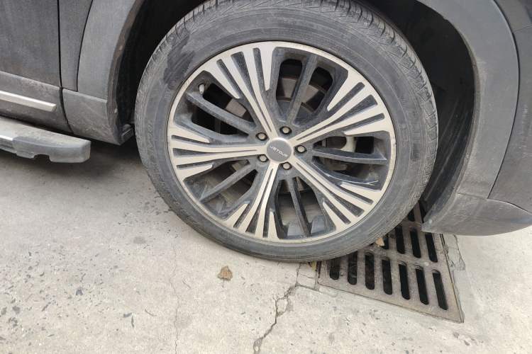 Used JETOUR X90 2020 1.6T DCT Shadow Edition 5 Seats Right Front Wheel Hub