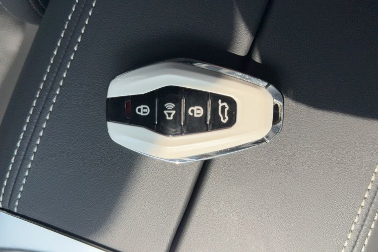 Used JETOUR X90 2020 1.6T DCT Shadow Edition 7-Seater Vehicle Key