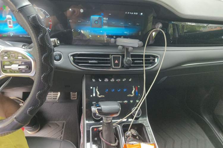 Used JETOUR X90 2020 1.6T DCT Shadow Luxury Edition 6-Seater Audio And AC Panel