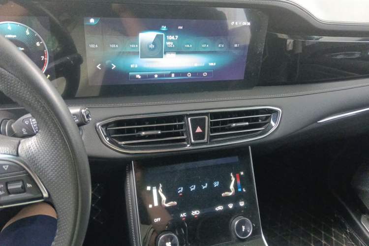 Used JETOUR X90 2020 1.5T Manual Shadow Fun Edition 5 Seats Audio And AC Panel