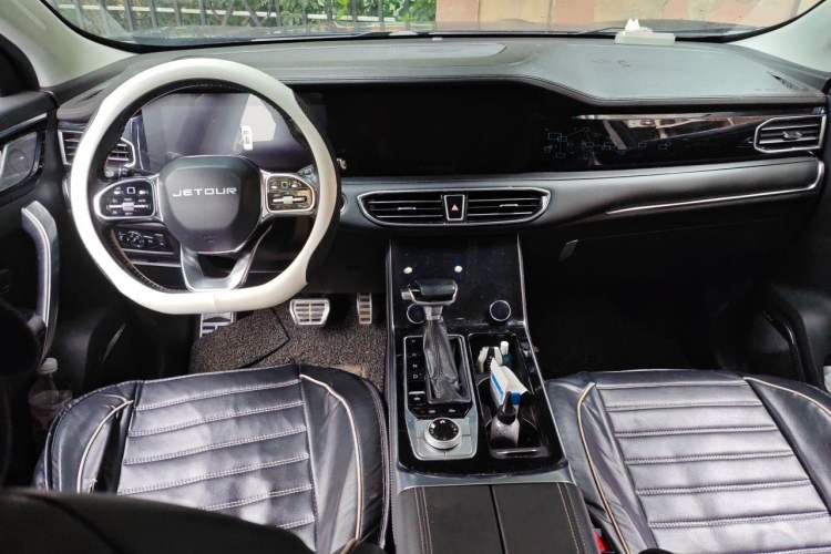 Used JETOUR X90 2020 1.6T DCT Shadow Edition 7-Seater Center Console