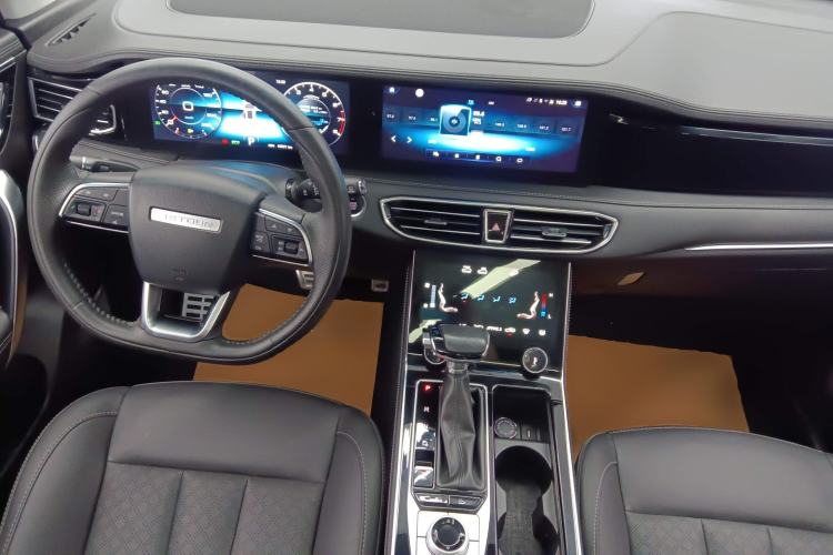 Used JETOUR X90 2020 1.6T DCT Shadow Edition 7-Seater Center Console