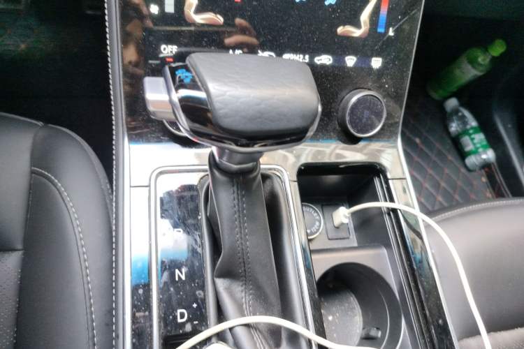 Used JETOUR X90 2020 1.6T DCT Shadow Edition 6-Seater Gear Lever