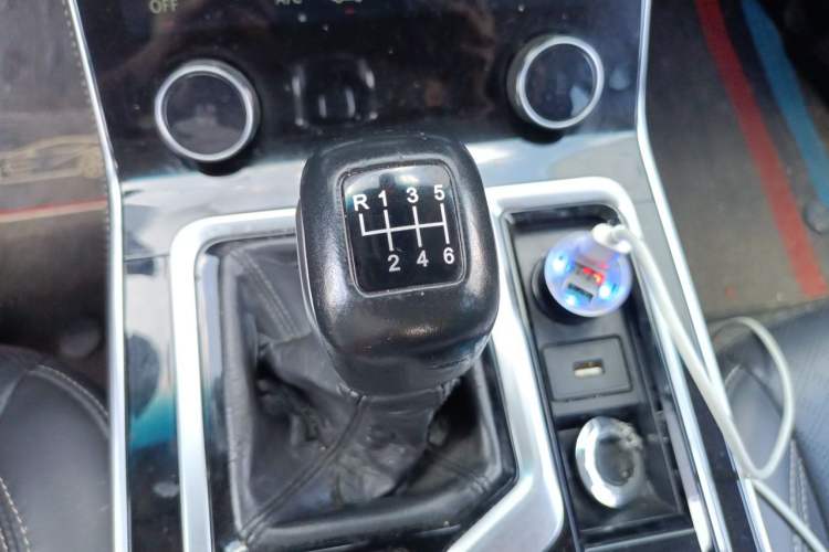 Used JETOUR X90 2020 1.5T Manual Shadow Fun Edition 7-Seater Gear Lever