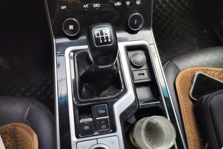 Used JETOUR X90 2020 1.5T Manual Shadow Fun Edition 7-Seater Gear Lever
