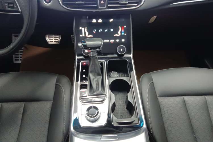 Used JETOUR X90 2020 1.6T DCT Shadow Edition 7-Seater Gear Lever