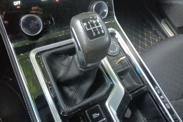 Used JETOUR X90 2020 1.5T Manual Shadow Fun Edition 5 Seats Gear Lever