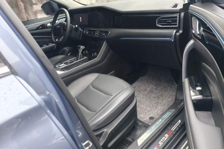 Used JETOUR X90 2020 1.5T DCT Shadow Wisdom Edition 7 Seats Interior 10