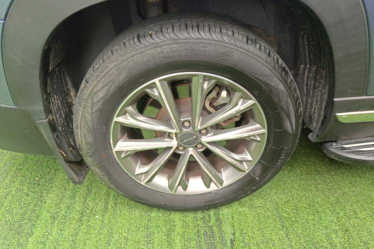 Used JETOUR X90 2020 1.5T DCT Shadow Wisdom Edition 7 Seats Right Rear Wheel Hub