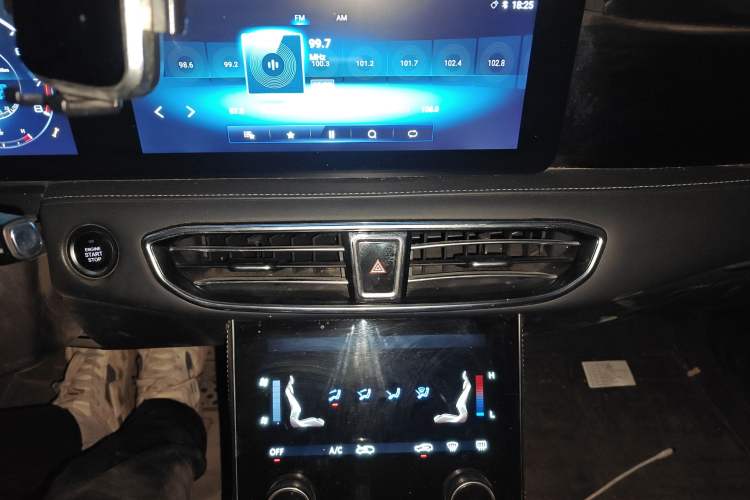 Used JETOUR X90 2020 1.5T Manual Shadow Fun Edition 5 Seats Audio And AC Panel