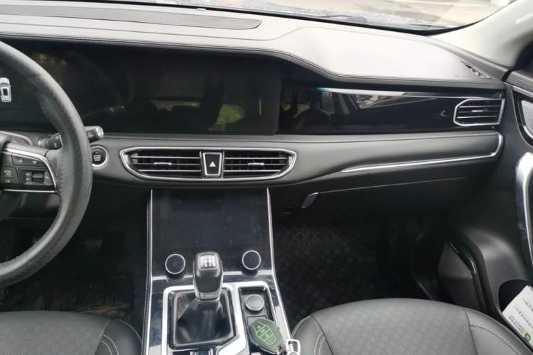 Used JETOUR X90 2020 1.5T Manual Shadow Fun Edition 5 Seats Audio And AC Panel