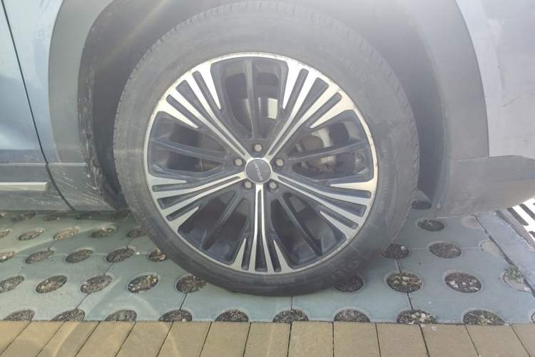 Used JETOUR X90 2020 1.6T DCT Shadow Edition 5 Seats Right Front Wheel Hub