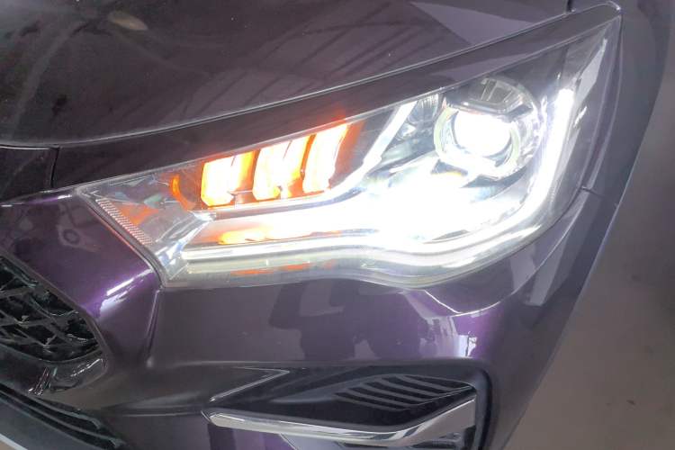 Used JETOUR X90 2020 1.6T DCT Shadow Edition 5 Seats Left Front Headlight