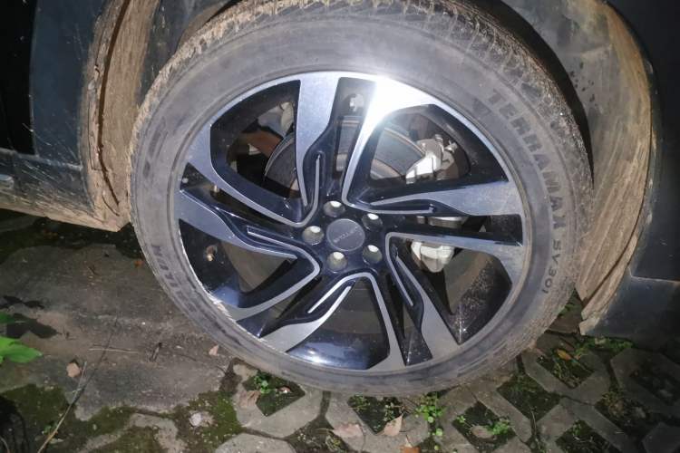 Used JETOUR X90 2020 1.5T Manual Shadow Joy Version 5 Seats Right Front Wheel Hub