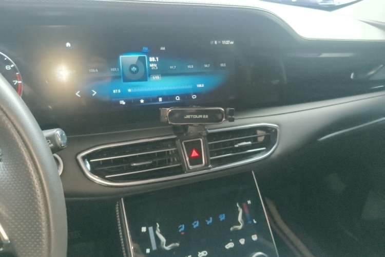 Used JETOUR X90 2020 1.5T Manual Shadow Fun Edition 5 Seats Audio And AC Panel
