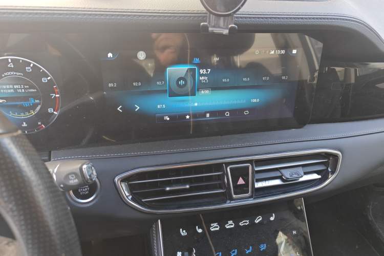 Used JETOUR X90 2020 1.6T DCT Shadow Luxury Edition 6-Seater Audio And AC Panel
