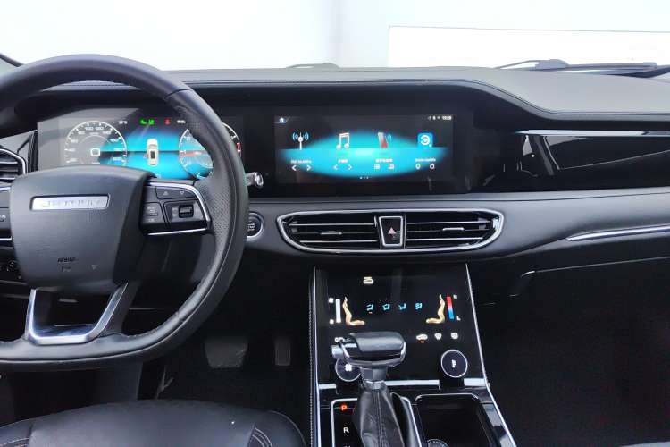 Used JETOUR X90 2020 1.5T DCT Shadow Wisdom Edition 7 Seats Audio And AC Panel