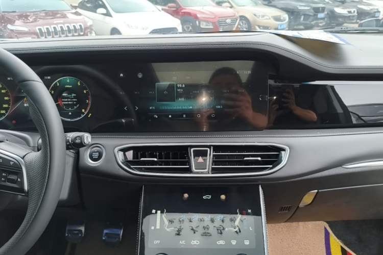 Used JETOUR X90 2020 1.5T Manual Shadow Joy Version 5 Seats Audio And AC Panel