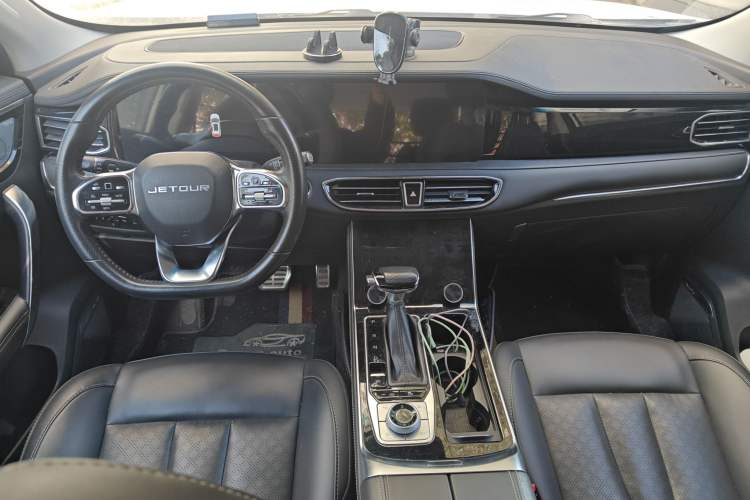 Used JETOUR X90 2020 1.6T DCT Shadow Luxury Edition 6-Seater Center Console