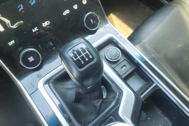 Used JETOUR X90 2020 1.5T Manual Shadow Fun Edition 7-Seater Gear Lever