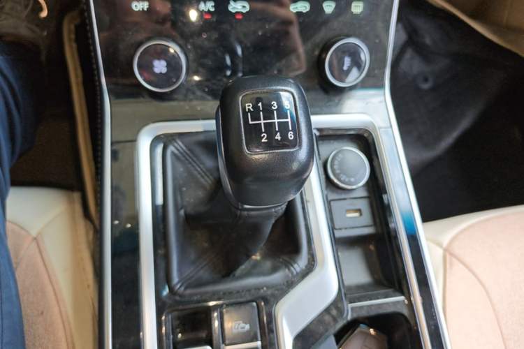 Used JETOUR X90 2020 1.5T Manual Shadow Joy 7-Seater Gear Lever