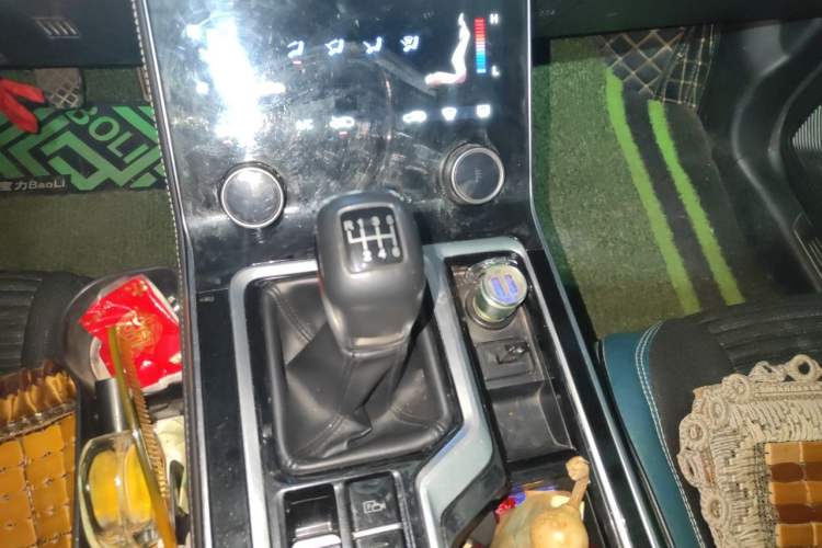 Used JETOUR X90 2020 1.5T Manual Shadow Fun Edition 5 Seats Gear Lever