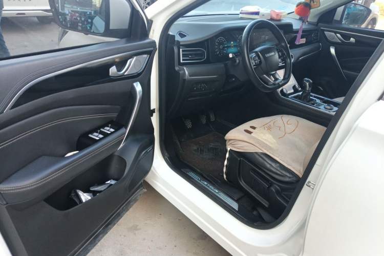 Used JETOUR X90 2020 1.5T Manual Shadow Fun Edition 7-Seater Interior 3