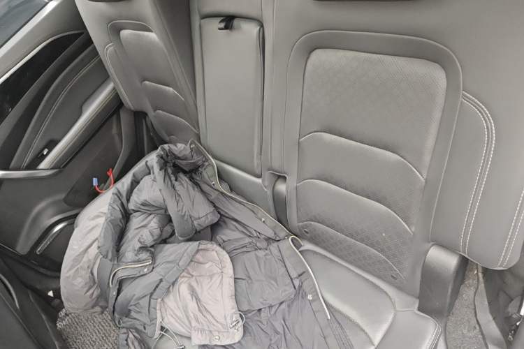Used JETOUR X90 2020 1.5T Manual Shadow Fun Edition 6-Seater Left Rear Seat