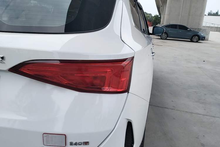 Used JETOUR X90 2020 1.5T Manual Shadow Fun Edition 7-Seater Right Rear Taillight