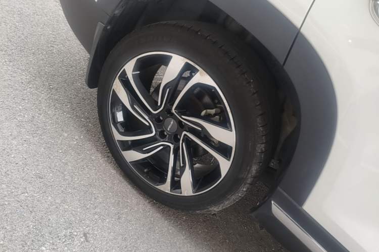 Used JETOUR X90 2020 1.5T Manual Shadow Joy 7-Seater Right Rear Wheel Hub