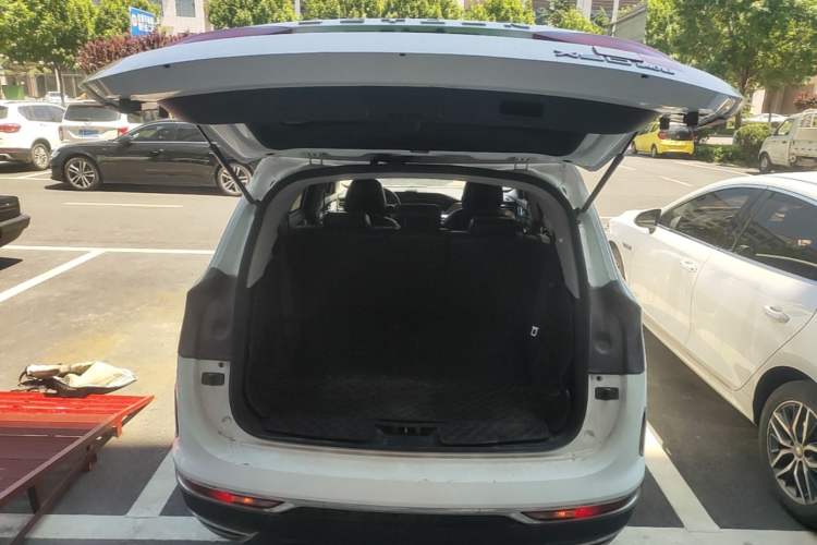 Used JETOUR X90 2020 1.5T Manual Shadow Fun Edition 7-Seater Trunk