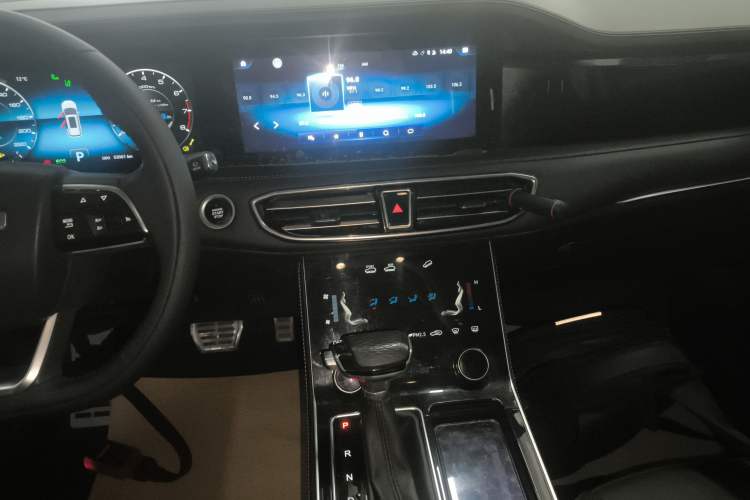 Used JETOUR X90 2021 1.6T DCT Shadow Edition 5 Seats Audio And AC Panel