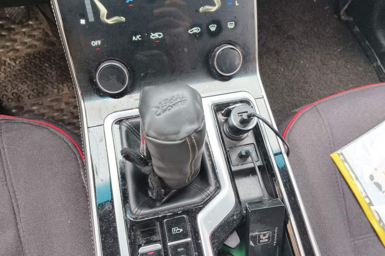 Used JETOUR X90 2021 1.5T Manual Shadow Fun Edition 7-Seater Gear Lever