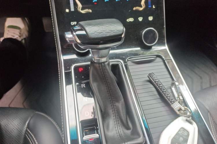 Used JETOUR X90 2021 1.5T DCT Shadow Wisdom Edition 7-Seater Gear Lever