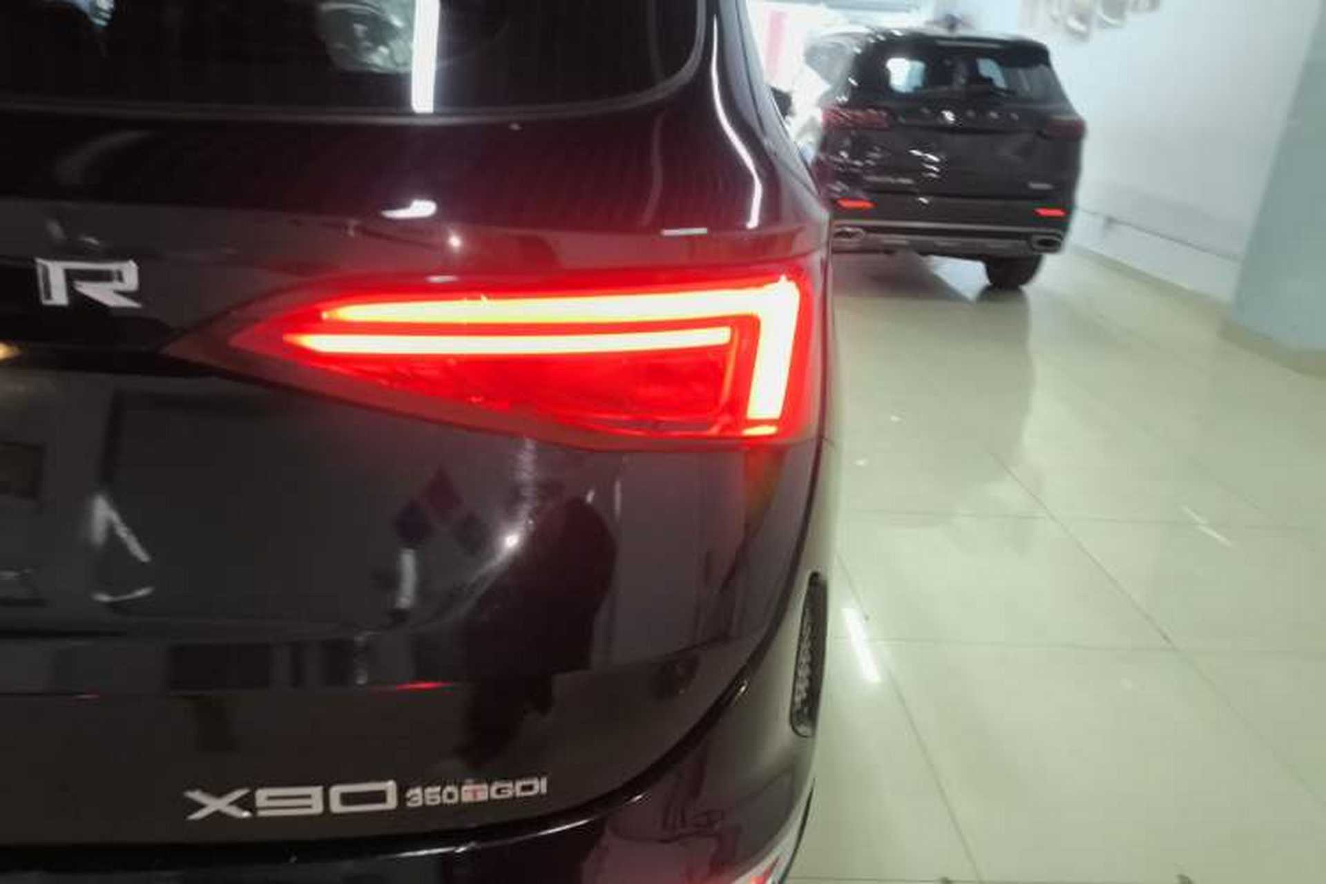 Used JETOUR X90 2021 1.6T DCT Shadow Edition 5 Seats Right Rear Taillight