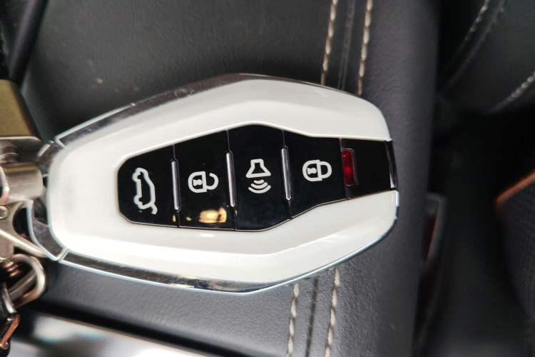 Used JETOUR X90 2021 1.6T DCT Shadow Edition 7-Seater Vehicle Key