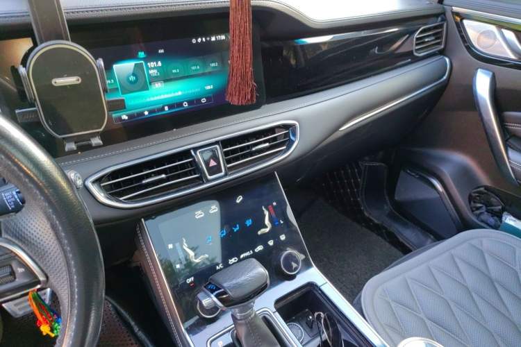 Used JETOUR X90 2021 1.6T DCT Shadow Edition 7-Seater Audio And AC Panel