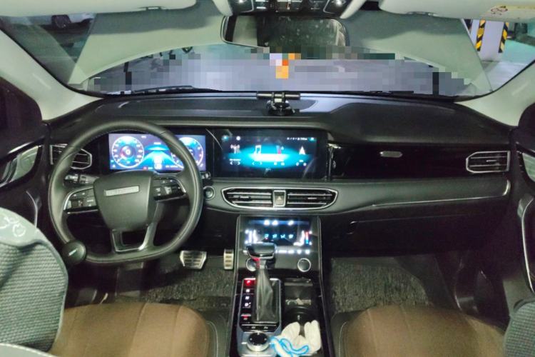 Used JETOUR X90 2021 1.6T DCT Shadow Edition 7-Seater Center Console