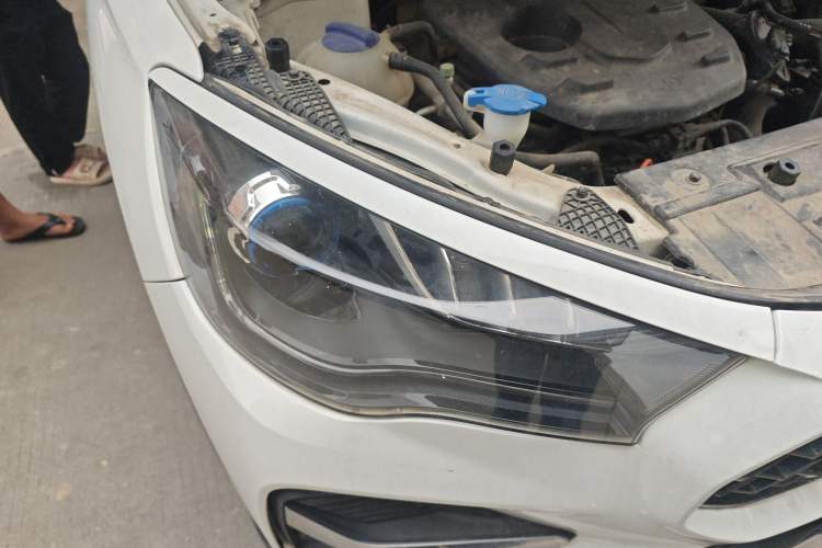 Used JETOUR X90 2021 1.5T Manual Shadow Fun Edition 7-Seater Right Front Headlight